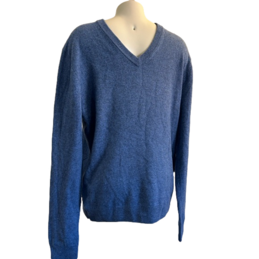 Bloomingdale’s the men’s store 100% Cashmere blue Sweater MED